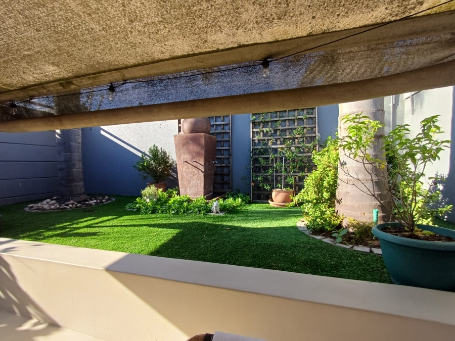2 Bedroom Property for Sale in Protea Heights Western Cape